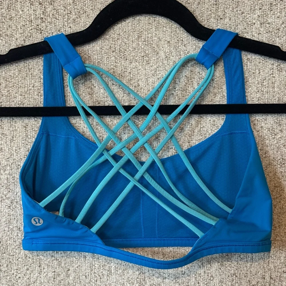 Lululemon Strappy Bra, size 6/Small. EUC. - Picture 2 of 2